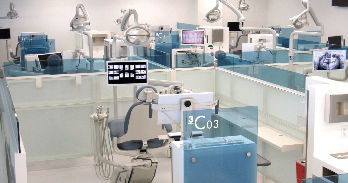 Clinic bays with PIM-21B DICOM monitors at the Dugoni School of Dentistry
